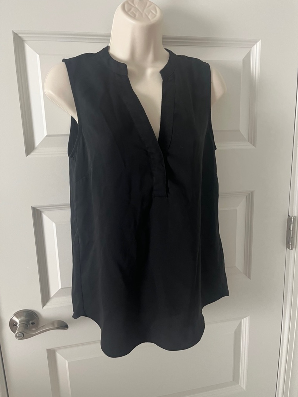 H&M Black V-Neck Sleeveless Camisole